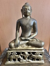 Buddha Shakyamuni auf hohem