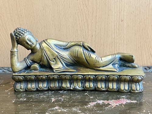Liegender buddha aus - liegender,
