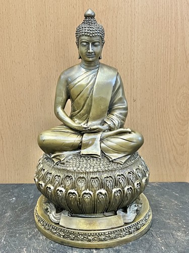 Imposante buddha statue aus - buddha-statue,
