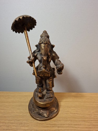 Ganesha mit schirm - ganesha,
