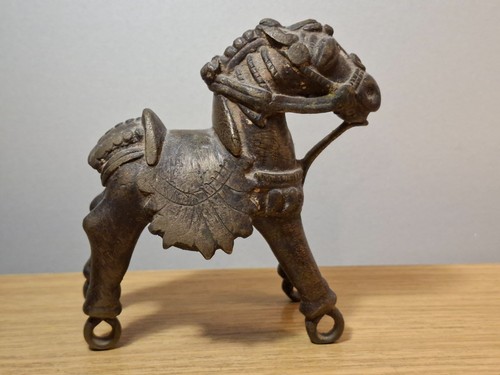 Altes bronzepferd asien - altes,